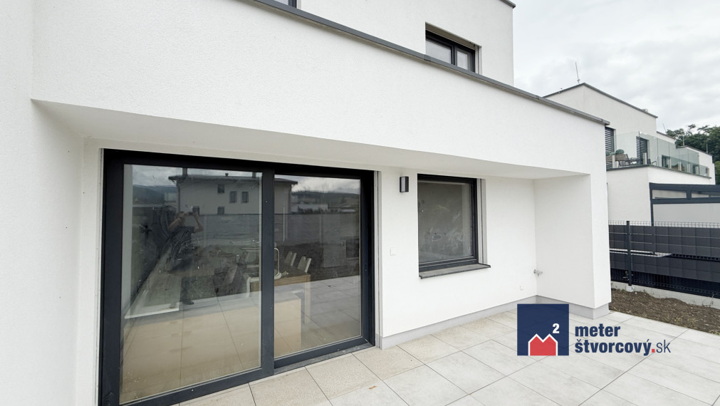 Prenájom novostavby RD | Bytčica | 330 m2 pozemok | parking