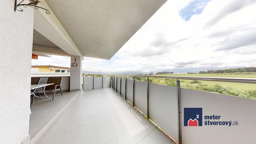 4-izb. byt s veľkou terasou, park. miesto a garáž v cene