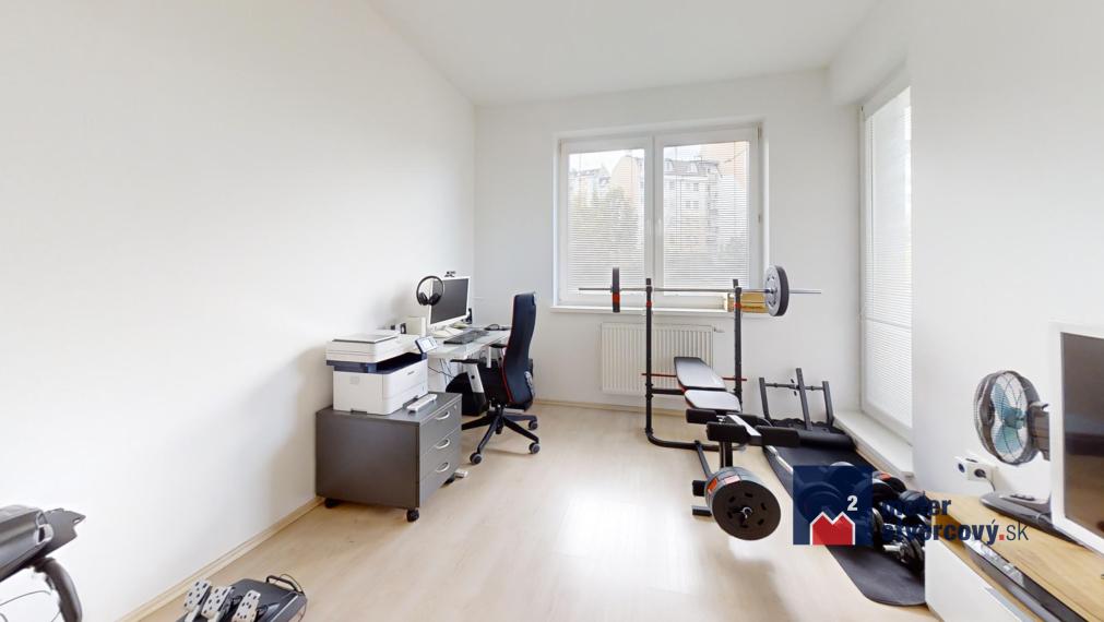 4-izb. byt s veľkou terasou, park. miesto a garáž v cene