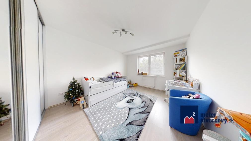 4-izb. byt s veľkou terasou, park. miesto a garáž v cene