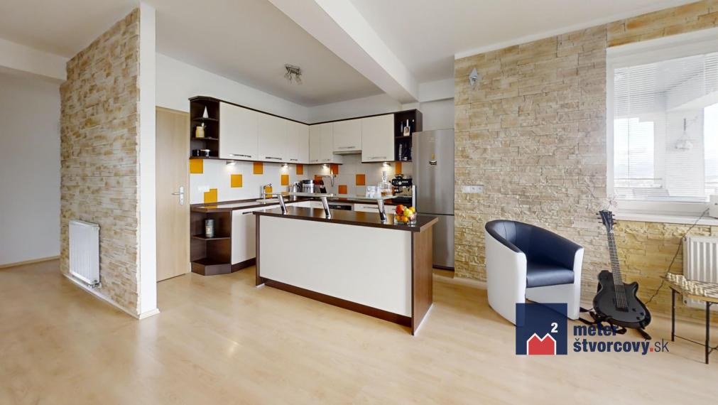 4-izb. byt s veľkou terasou, park. miesto a garáž v cene