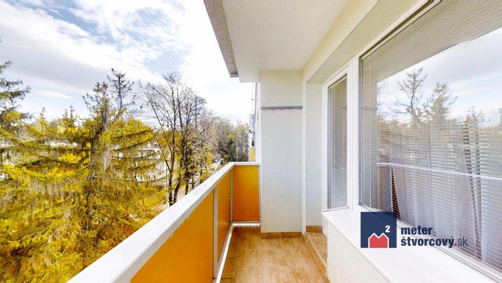 Priestranný 3-izbový byt s balkónom a lodžiou na Predmestskej ulici v Žiline