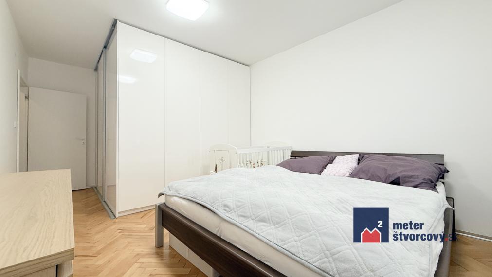 REZERVOVANÉ: Vkusne zrekonštruovaný 3+kk | 68 m2 | 2x šatník | loggia