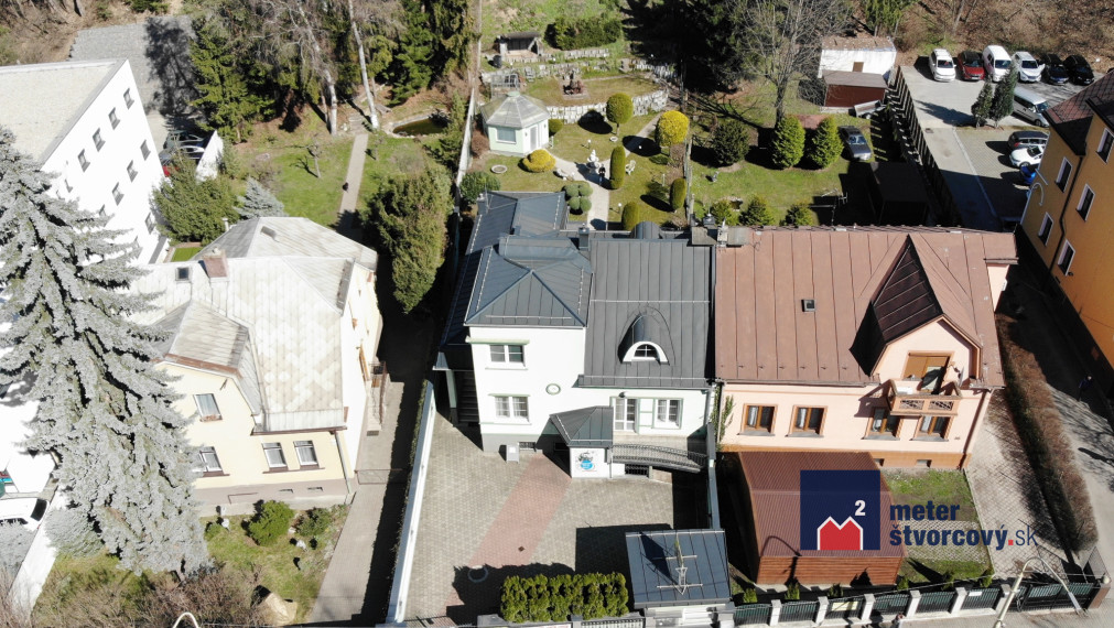 Polyfunkčná vila 1200 m2 | parkovanie | Žilina - Centrum