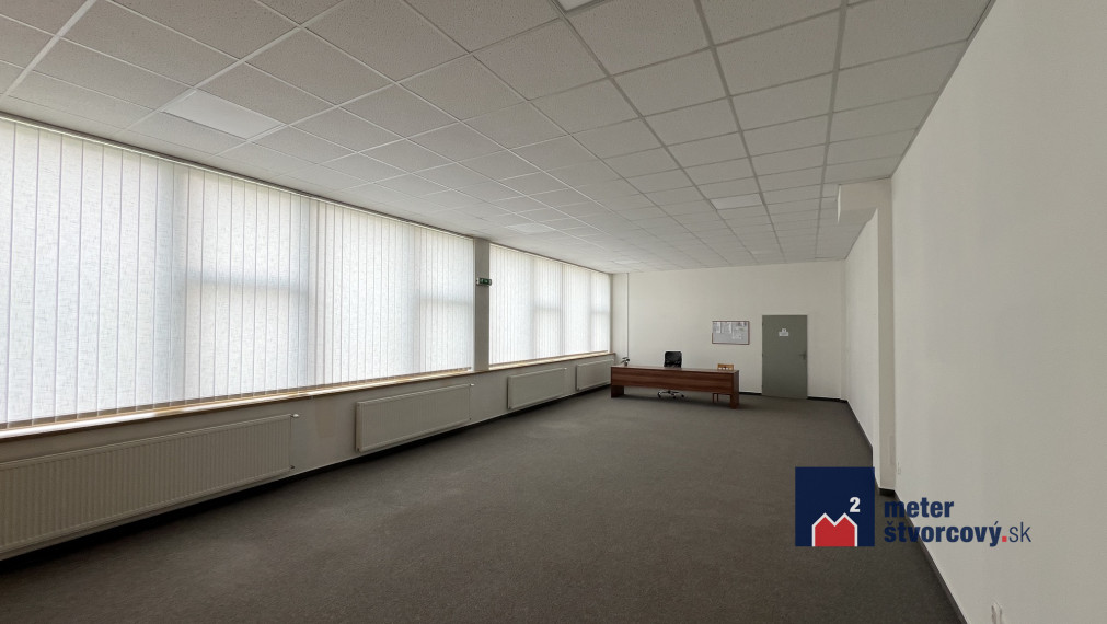 Polyfunkčná budova | 1100 m2 plus pozemok | Ružomberok