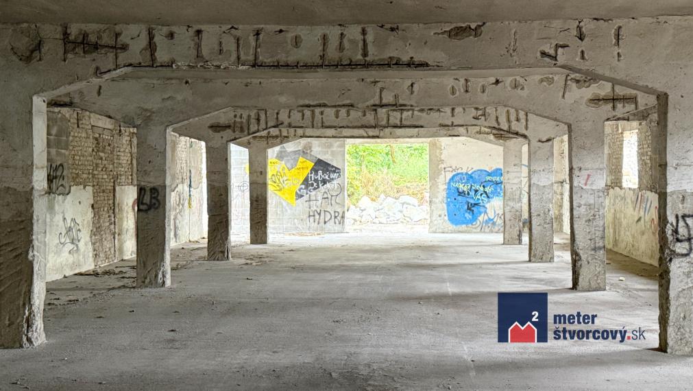 Pozemok na skladovanie a ľahký priemysel | Strečno | 3560 m2