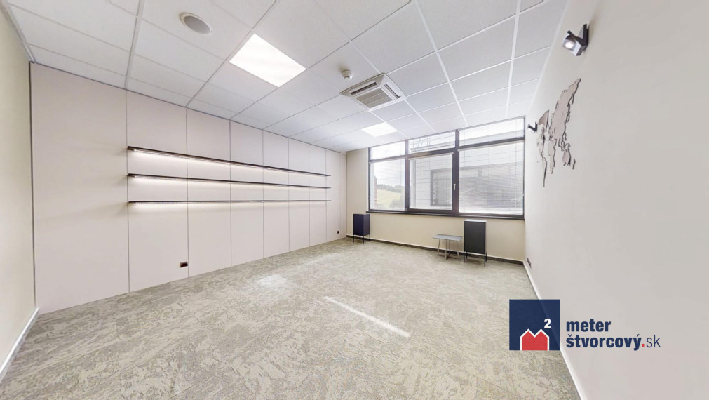 Moderná kancelária v Europalace Žilina | 15 m2 | plus zázemie od 300 EUR/mesiac