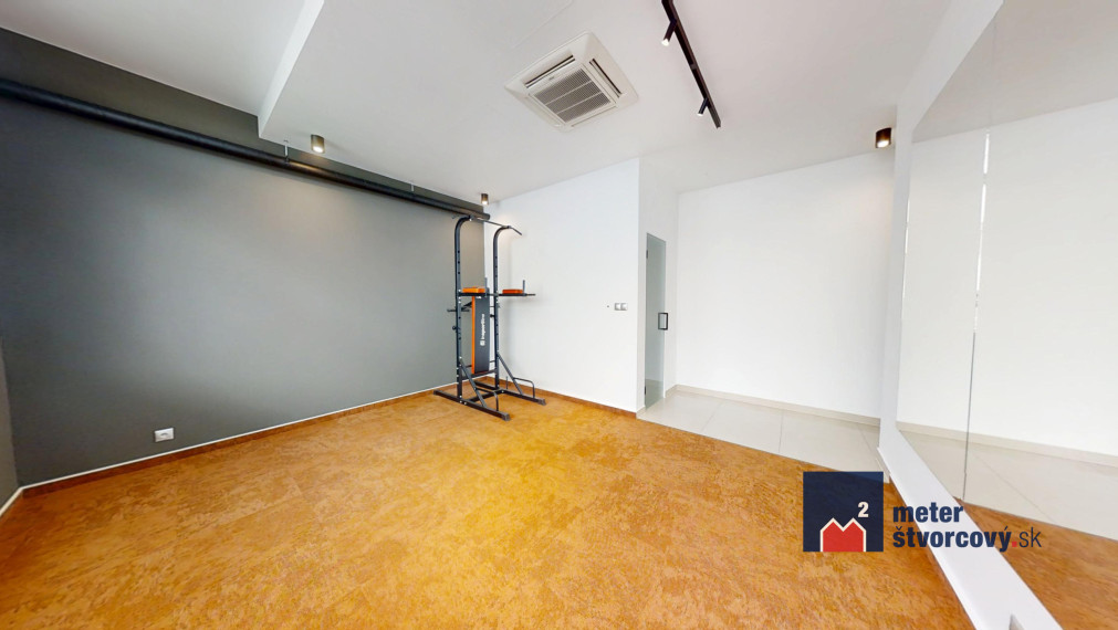 Moderná kancelária v Europalace Žilina | 30 m2 | plus zázemie od 450 EUR/mesiac