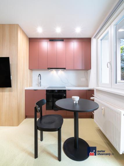 Prenájom Garsónka s balkónom - Žilina-centrum Hliny IV