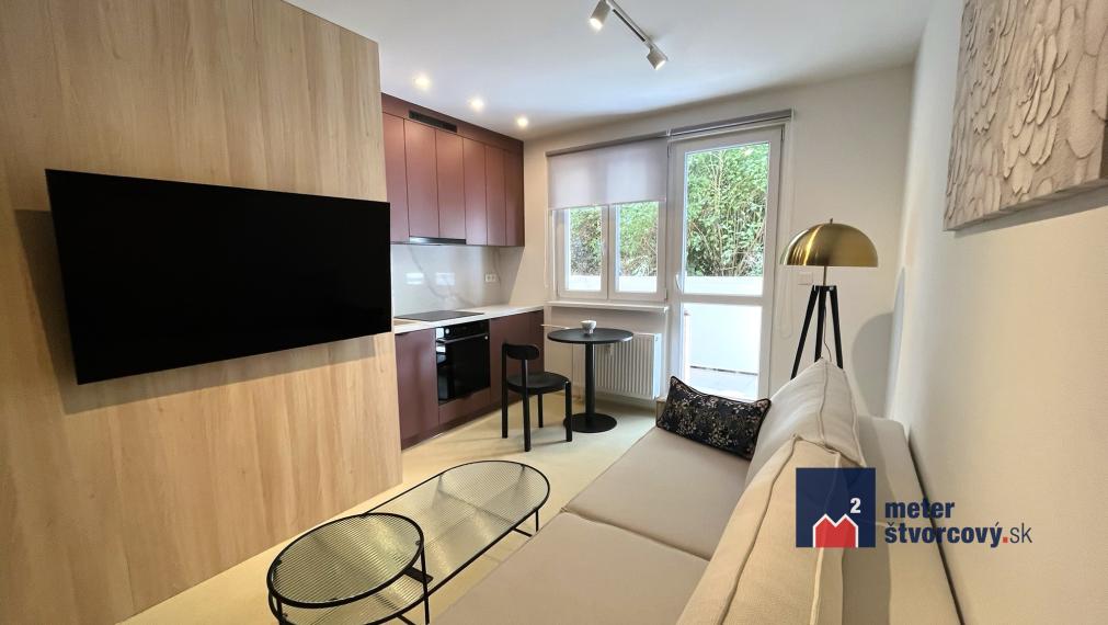 Prenájom Garsónka s balkónom - Žilina-centrum Hliny IV