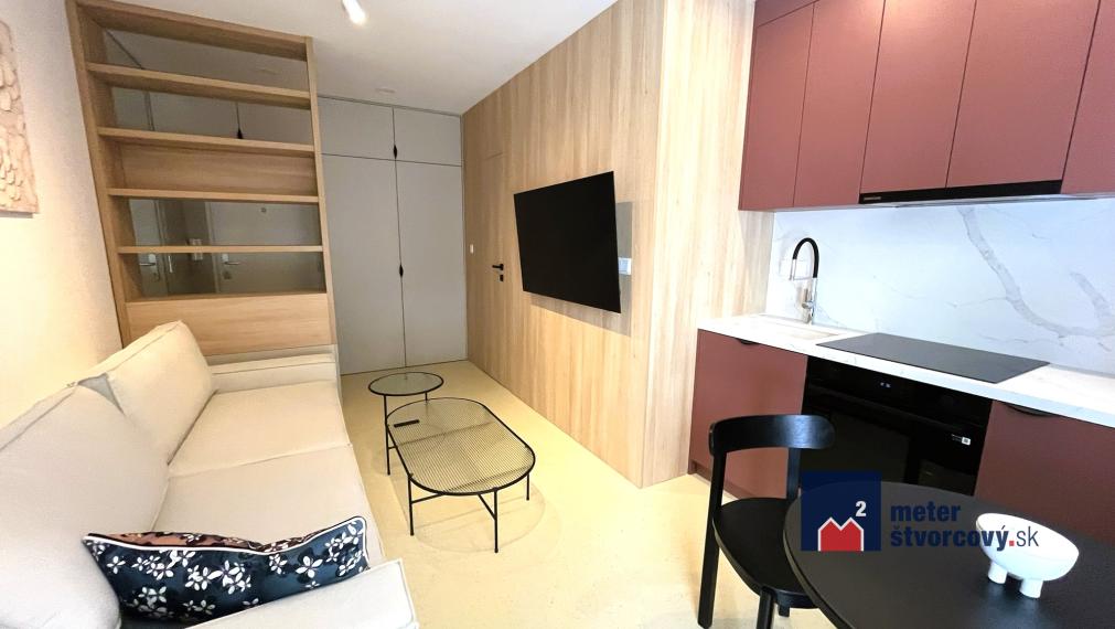 Prenájom Garsónka s balkónom - Žilina-centrum Hliny IV