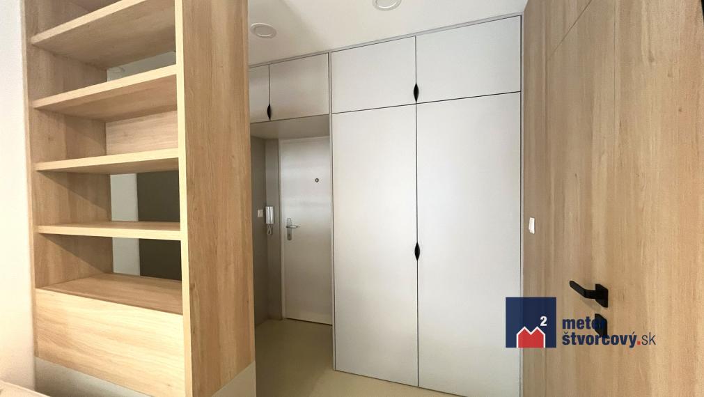 Prenájom Garsónka s balkónom - Žilina-centrum Hliny IV