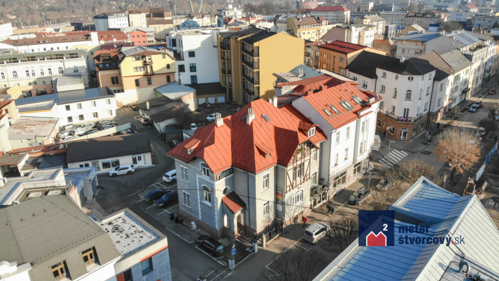 PREDANÝ: Komerčný areál na námestí v centre Žiliny s parkovaním | 1581 m2