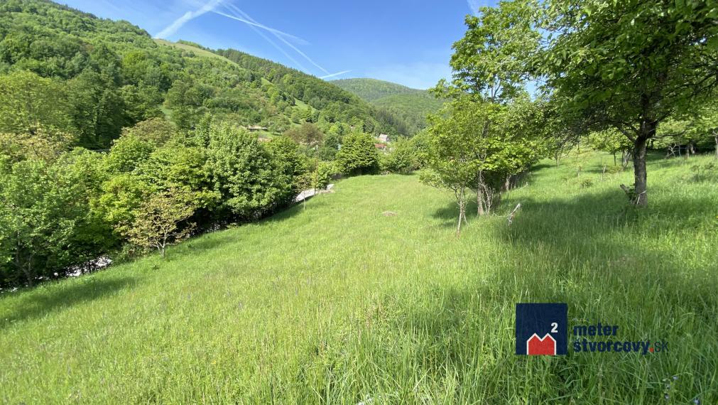 Slnečný pozemok s výhľadom na hrad, Lednica - Púchov, 4033 m²