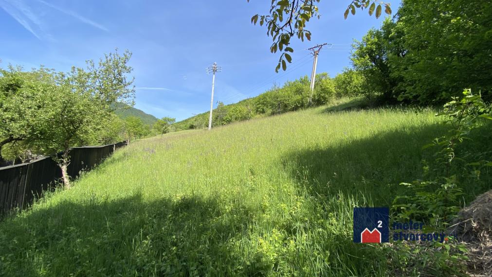 Slnečný pozemok s výhľadom na hrad, Lednica - Púchov, 4033 m²