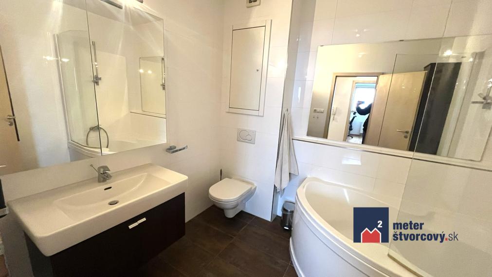 Predaj: 2 izbový byt Europalace, Žilina-Vlčince