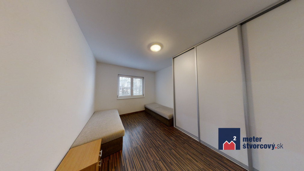 Prenájom 3-izb. bytu v centre mesta 76 m2 | balkón | zariadený