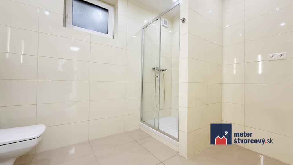 Prenájom priestorov na prízemí blízko námestia | 41 m1 | Teplička nad Váhom