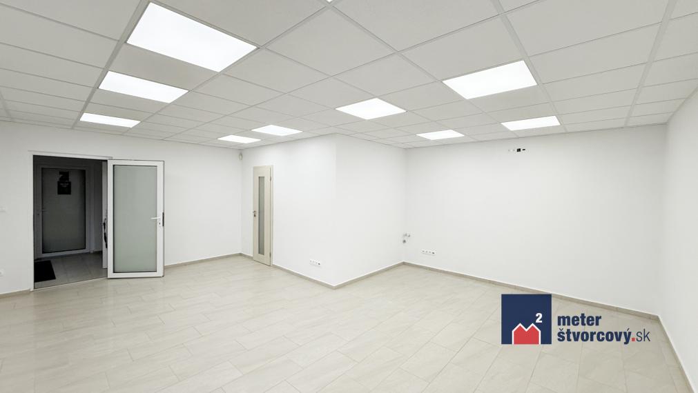 Prenájom priestorov na prízemí blízko námestia | 41 m1 | Teplička nad Váhom