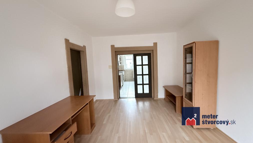 2 izbový byt Hollého, Žilina