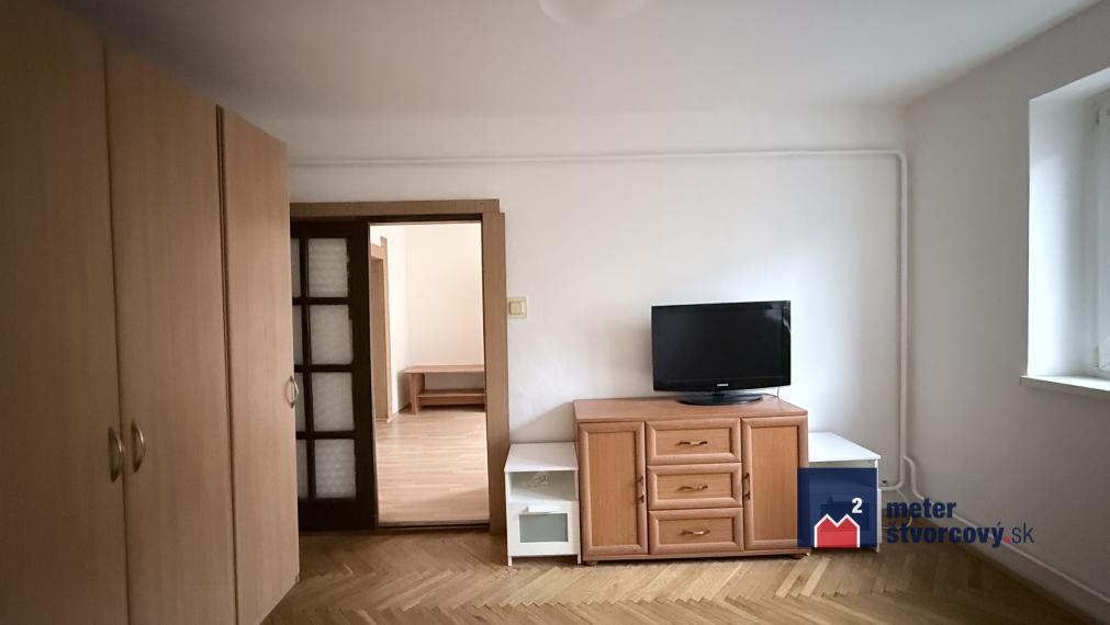 2 izbový byt Hollého, Žilina