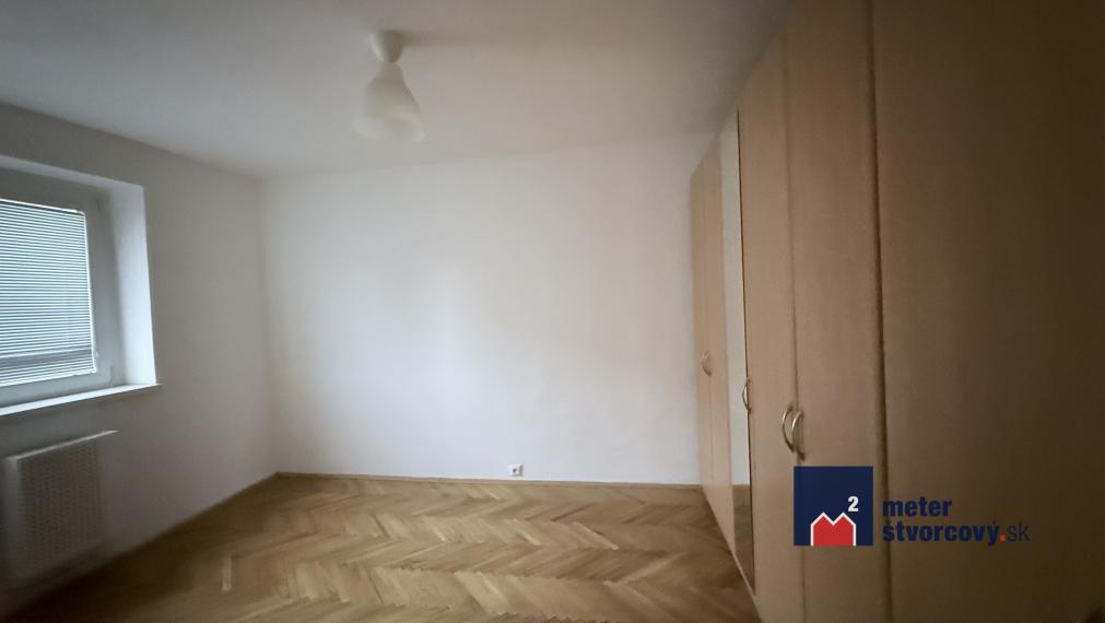 2 izbový byt Hollého, Žilina