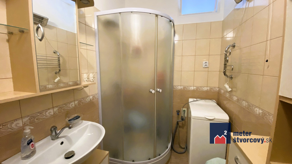 Prenájom slnečného 2-izbového bytu, 55 m², Žilina – Bajzova ulica