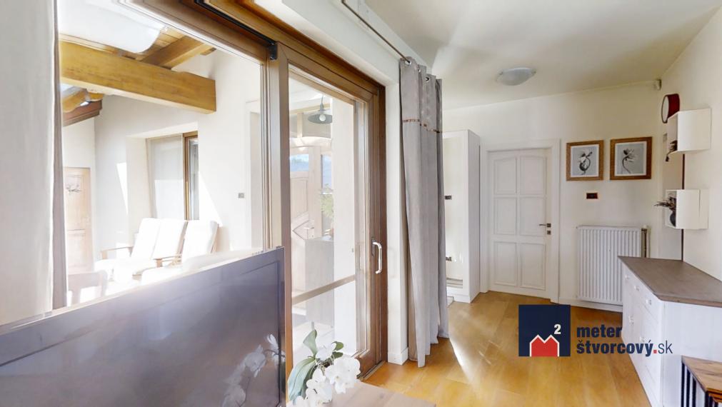 5-izb. rodinný dom s bazénom a garážou, Bytča