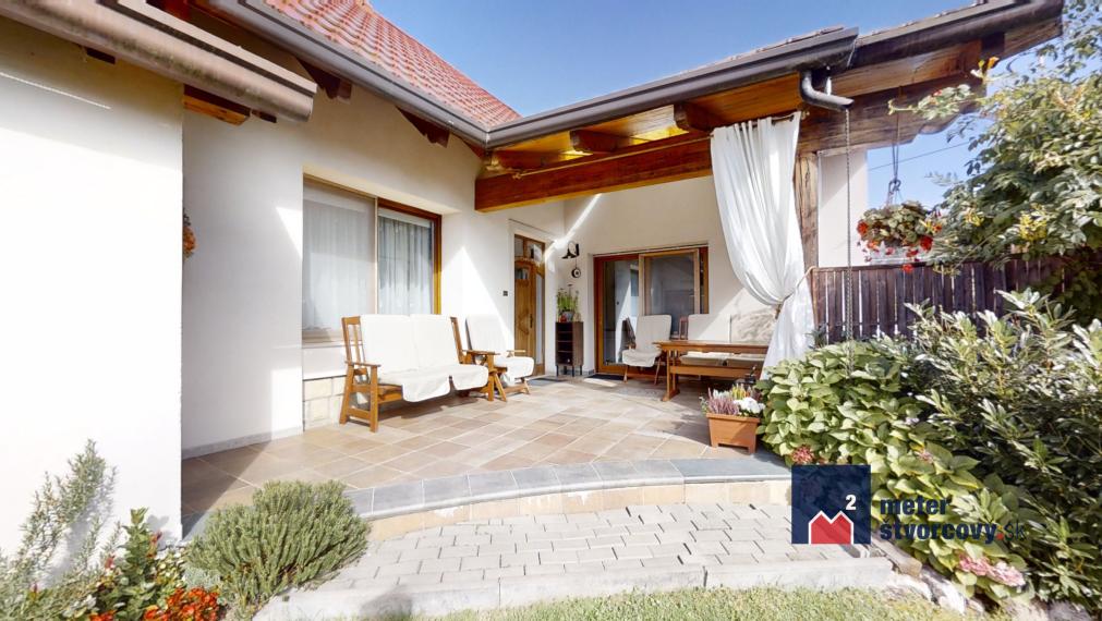 5-izb. rodinný dom s bazénom a garážou, Bytča