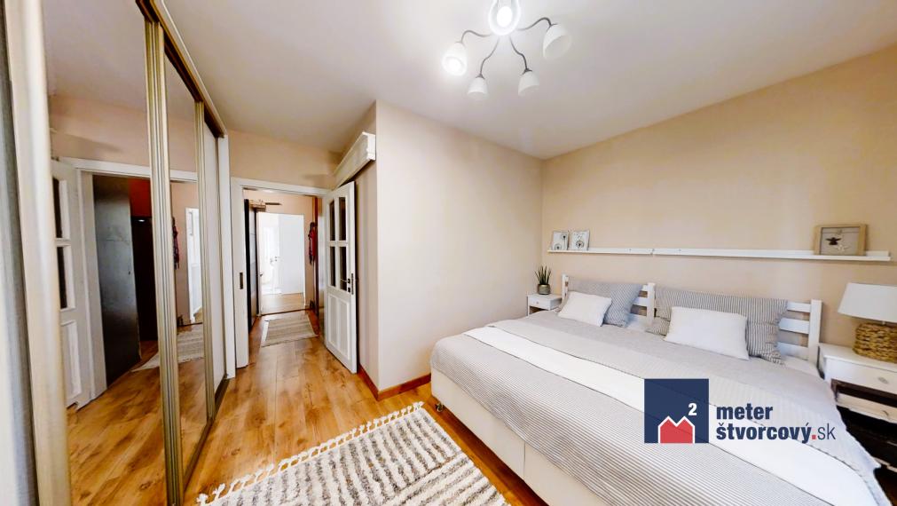 5-izb. rodinný dom s bazénom a garážou, Bytča