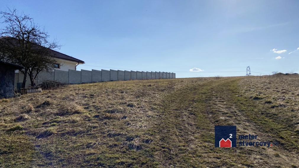 EXKLUZÍVNE NA PREDAJ – INVESTIČNÝ POZEMOK S MOŽNOSŤOU VÝSTAVBY RODINNÝCH DOMOV