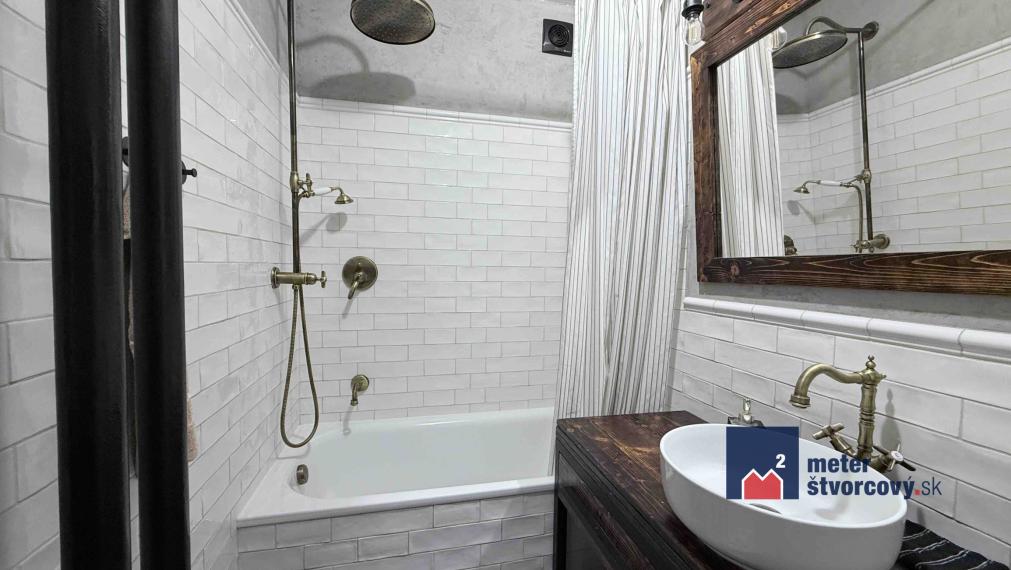 REZERVOVANÉ: 3 izbový byt A. Bernoláka, Žilina