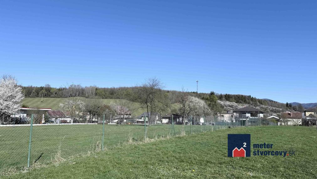 Stavebný pozemok so starším RD Trnové