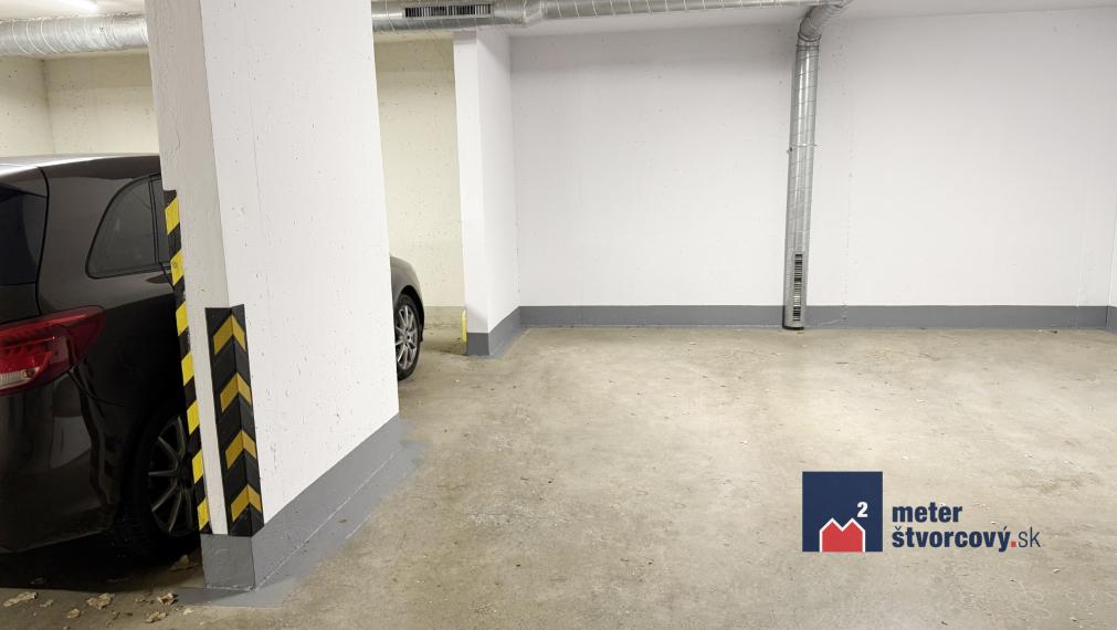 4i o výmere 92 m2 | dva balkóny | garážové stojisko | zariadený