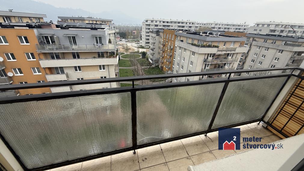 Prenájom | 2i | 59 m2 | čiast. rekontrukcia | zariadený | Pittsburgská ulica