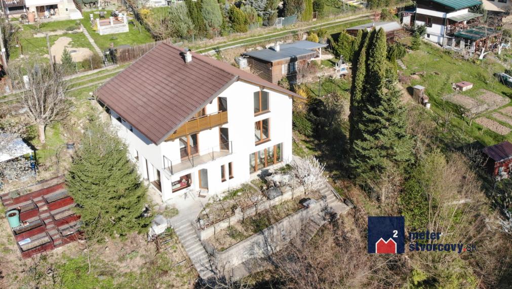 Veľká 7-izb. chata s možnosťou bývania | Považský Chlmec | 441 m2
