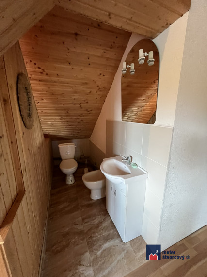 Predaj: Rodinný dom s pozemkom 3.429 m2 - Veľké Rovné