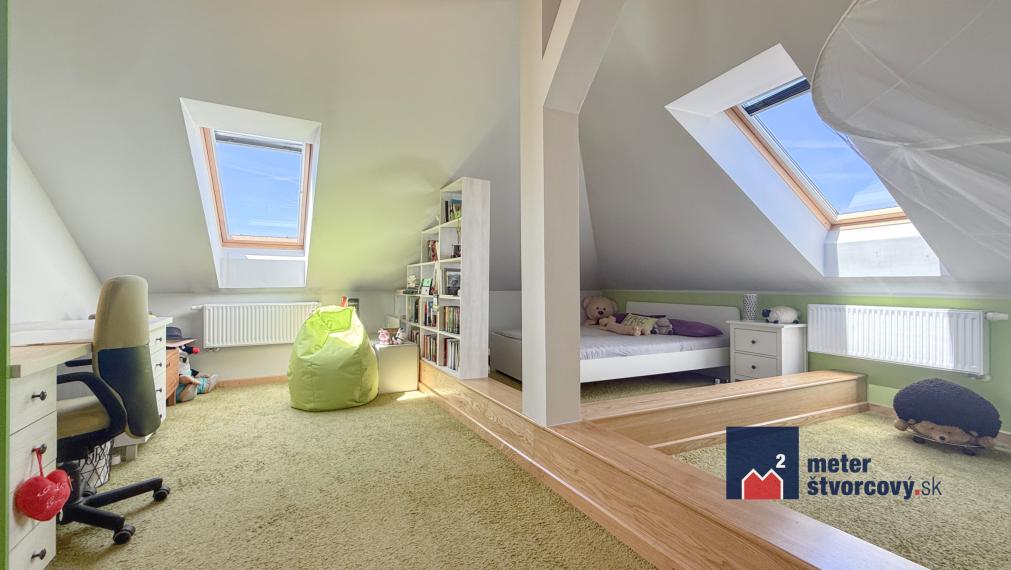 PRIPRAVUJEME: Podkrovný 3-izb. blízko centra | 132 m2 | krásna terasa