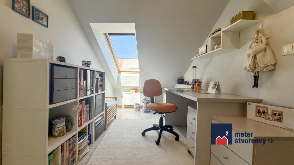 PRIPRAVUJEME: Podkrovný 3-izb. blízko centra | 132 m2 | krásna terasa