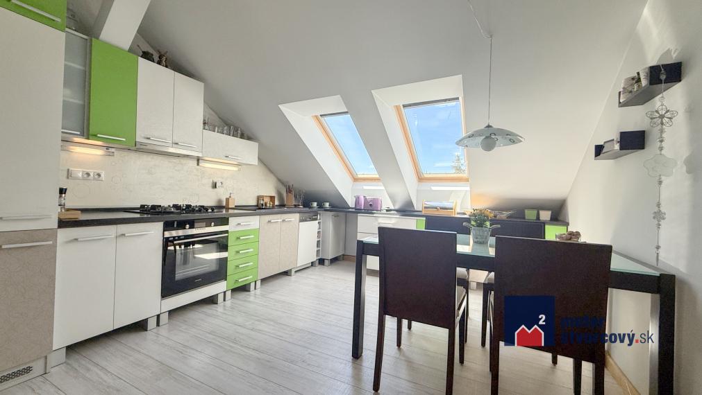 PRIPRAVUJEME: Podkrovný 3-izb. blízko centra | 132 m2 | krásna terasa