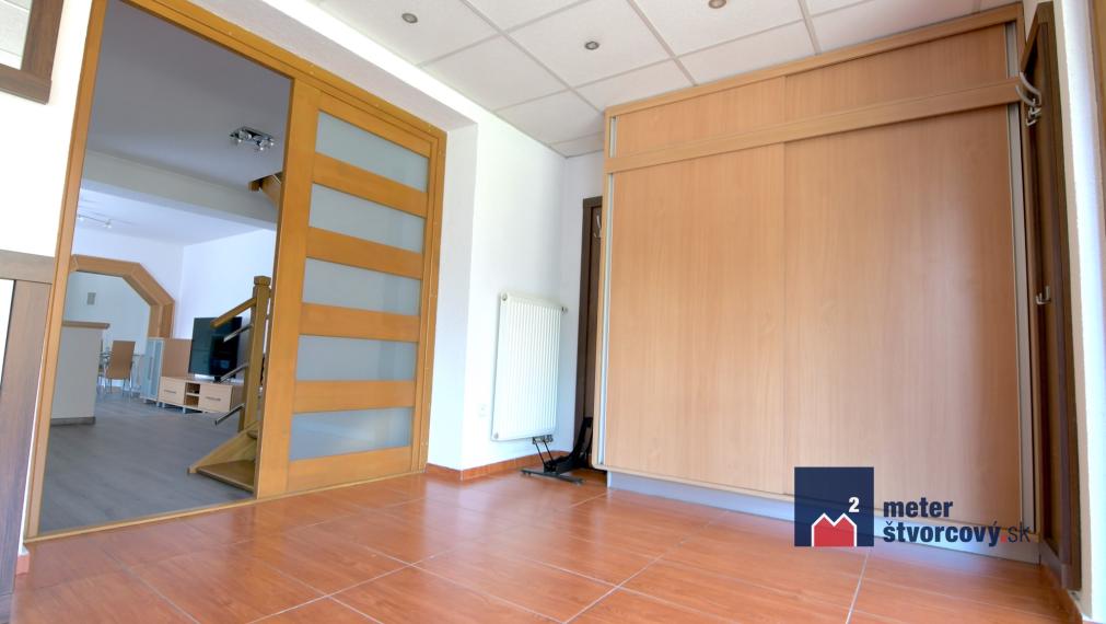 NOVINKA: Rodinný dom na bývanie aj podnikanie | 752 m2 | Rosina