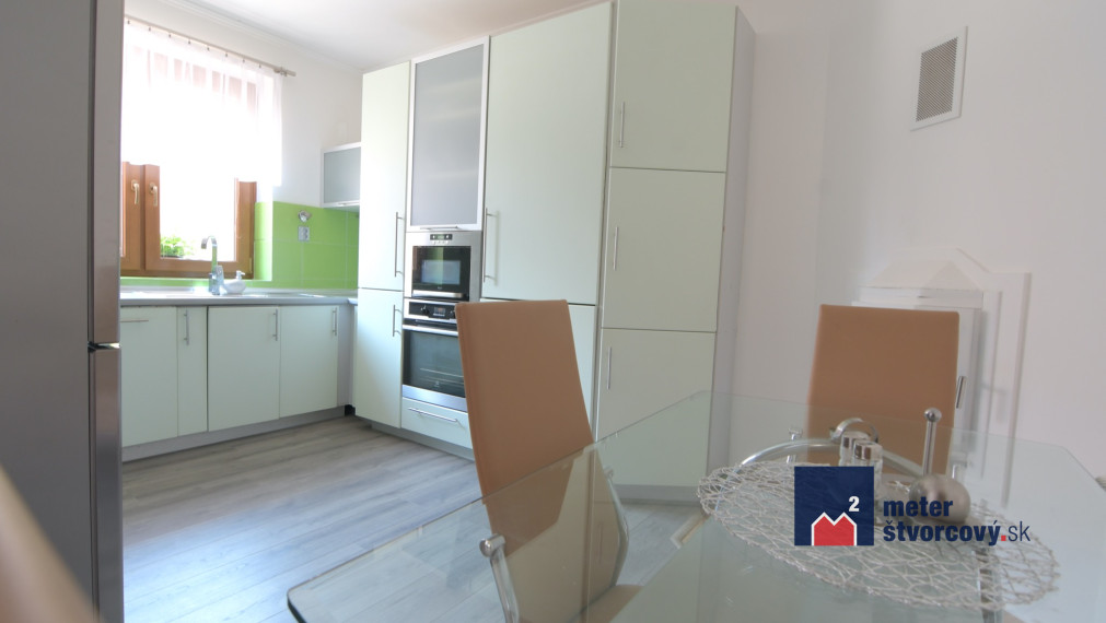 NOVINKA: Rodinný dom na bývanie aj podnikanie | 752 m2 | Rosina