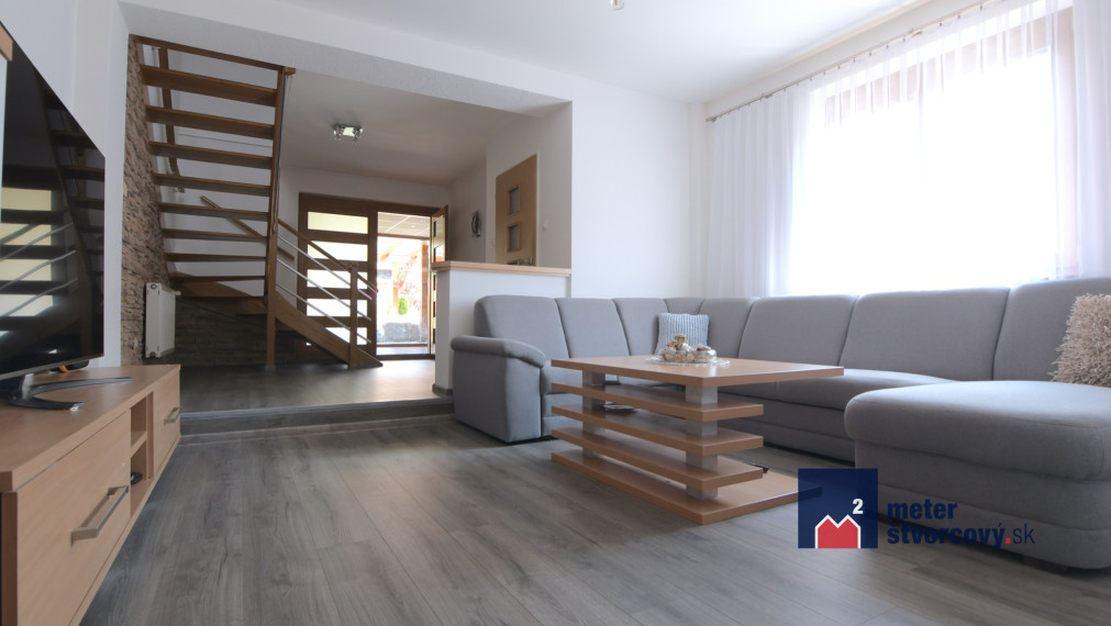 NOVINKA: Rodinný dom na bývanie aj podnikanie | 752 m2 | Rosina