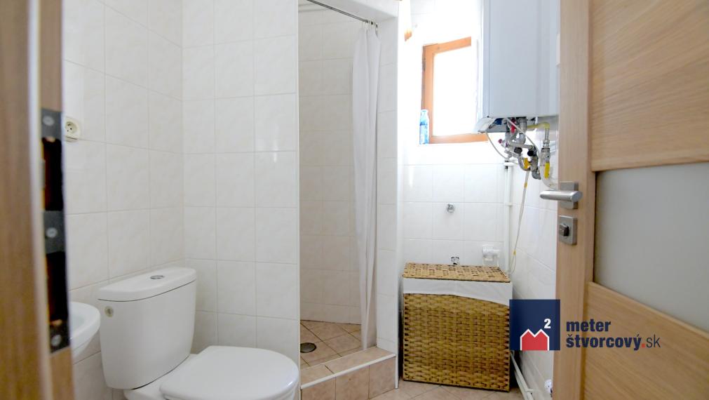 NOVINKA: Rodinný dom na bývanie aj podnikanie | 752 m2 | Rosina