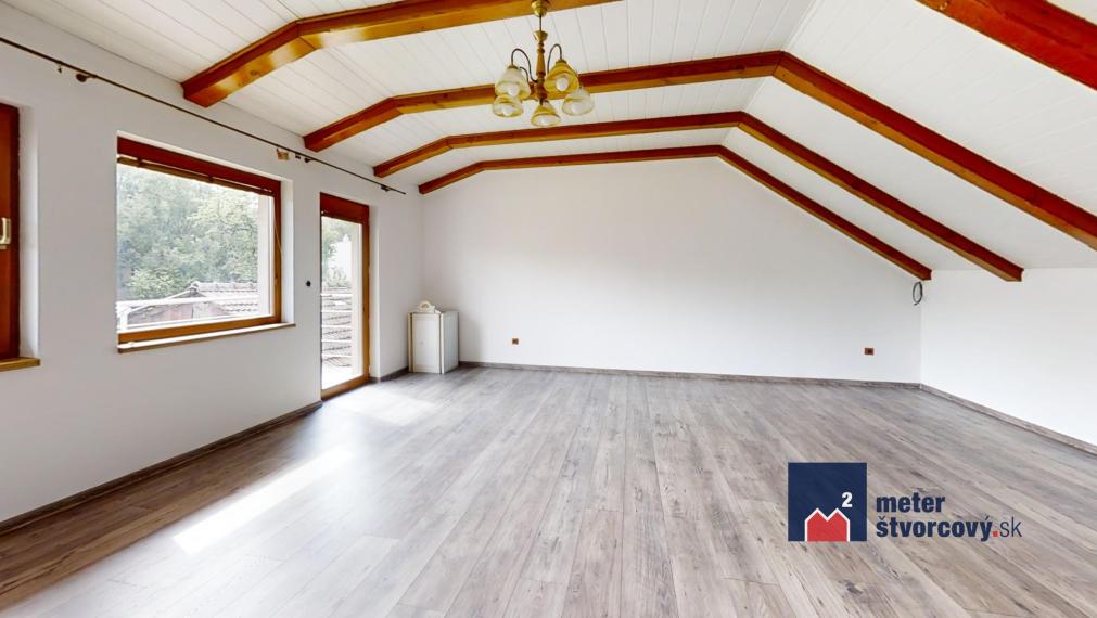 NOVINKA: Zmodernizovaný RD na bývanie aj podnikanie | 752 m2 | Rosina