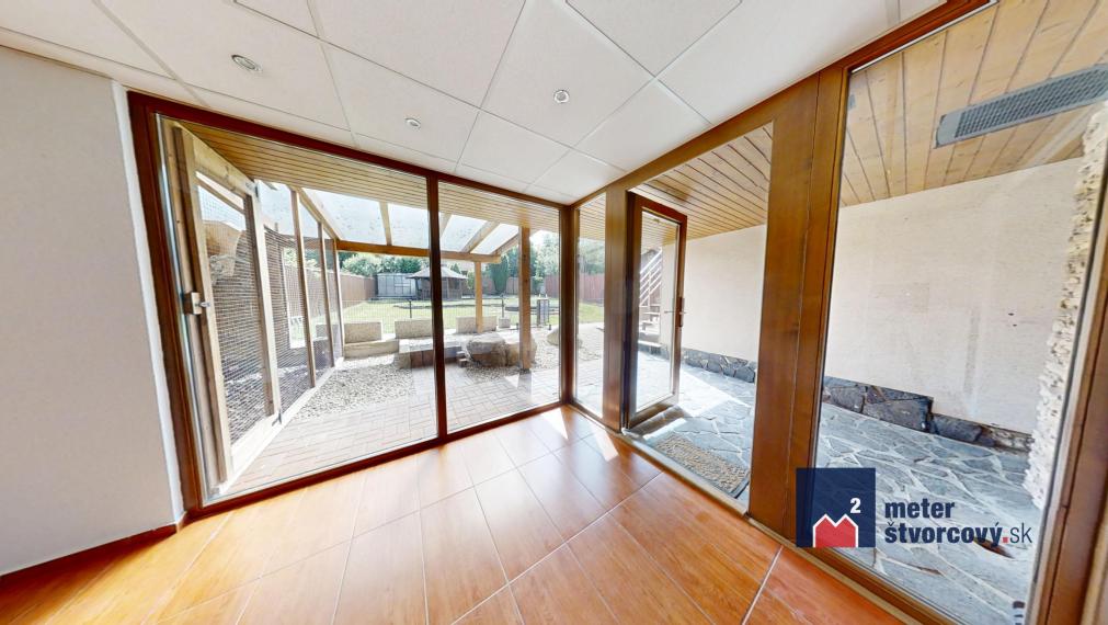 NOVINKA: Zmodernizovaný RD na bývanie aj podnikanie | 752 m2 | Rosina