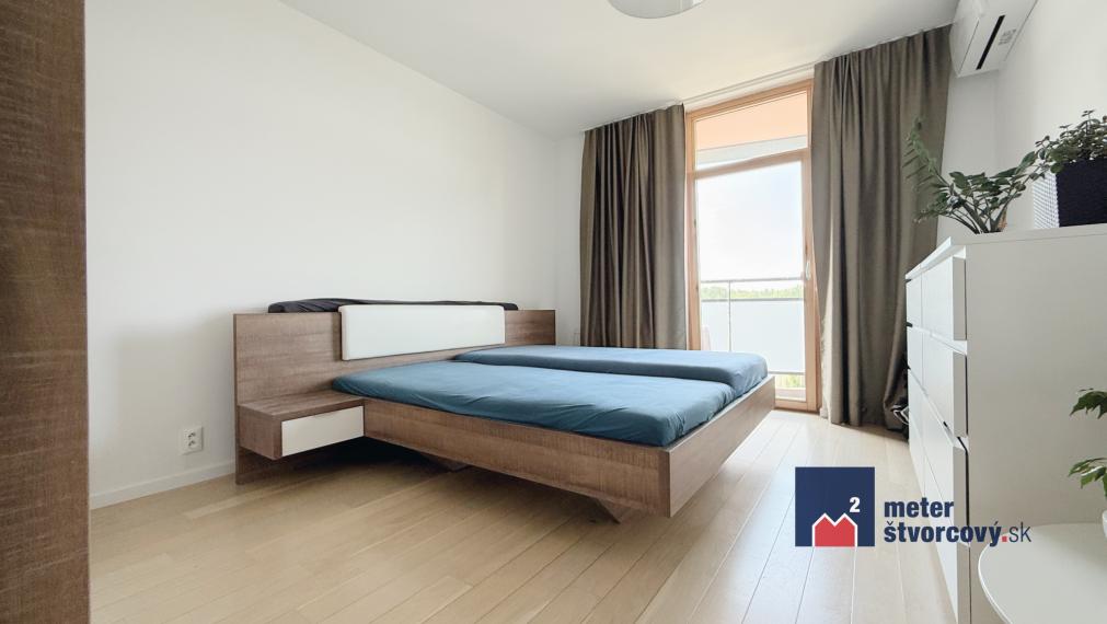 NOVINKA: Krásny priestranný 2-izb. byt s veľkou terasou | 65 m2 | Europalace