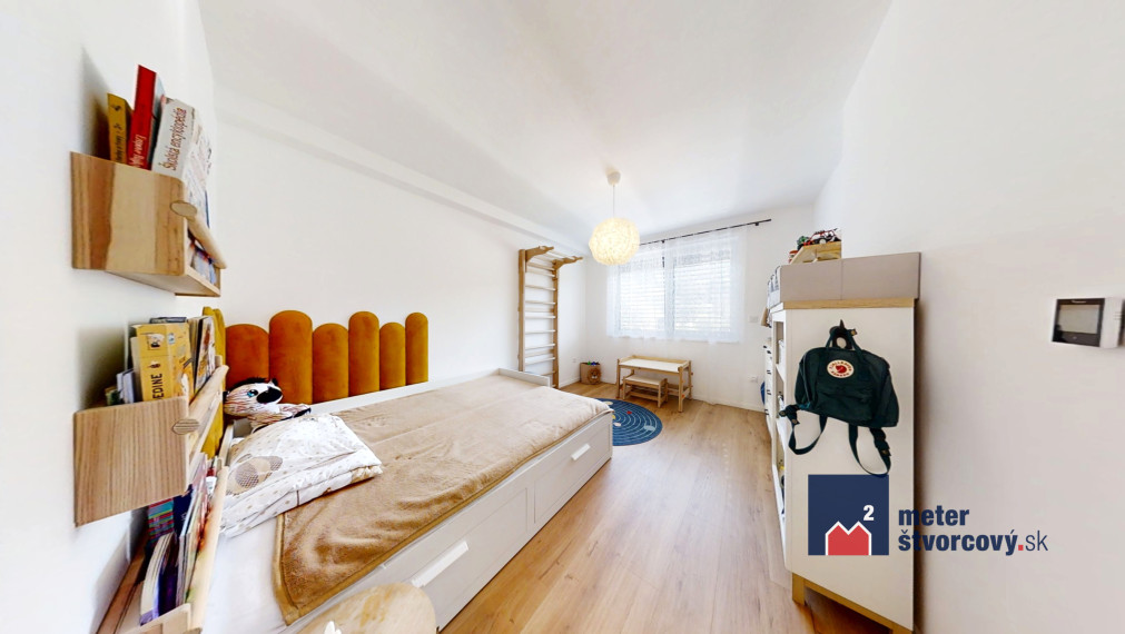 Predaj: NOVOSTAVBA Priestranný 3 izbový byt s balkónom, parkovacím miestom a garážou - Divina