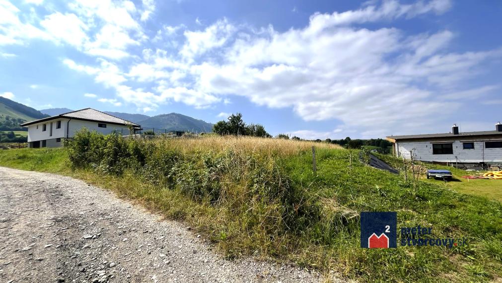 Predaj: Pozemok vhodný na výstavbu viacerých rodinných domov - Dolná Tižina (2327 m2)