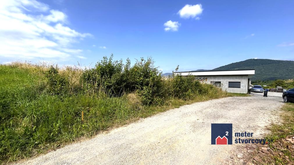 Predaj: Pozemok vhodný na výstavbu viacerých rodinných domov - Dolná Tižina (2327 m2)